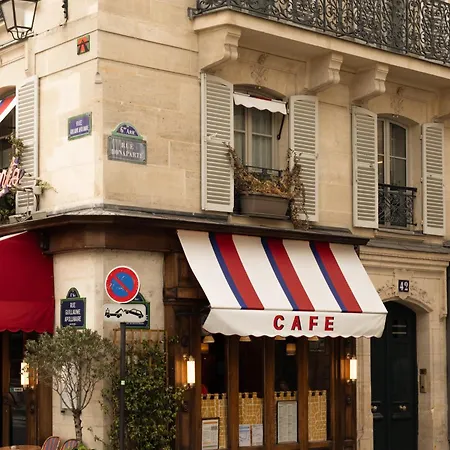 Des Grands Voyageurs Hotel 4*